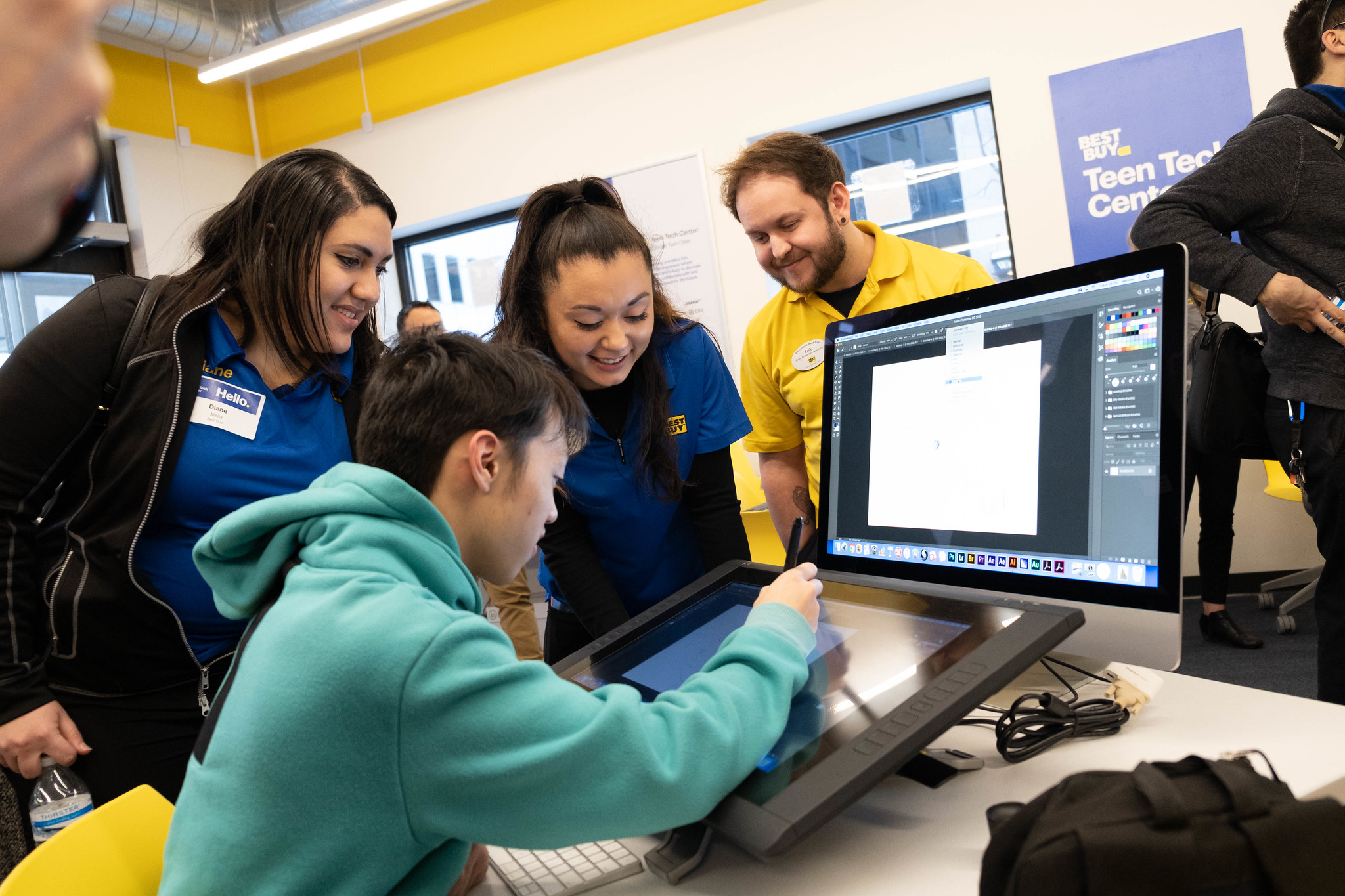 Apple lança programa de treinamento em desenvolvimento de aplicativos para jovens talentos